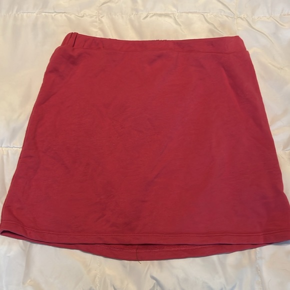 2 Old Navy Skirts, in excellent condition barely worn!! - Picture 2 of 4